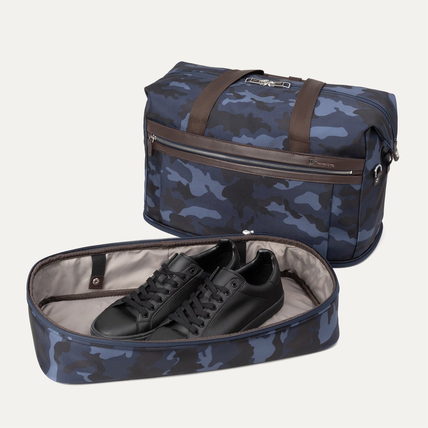 On the Move - Platinum® Elite Weekender Bag / Medium Check-In Set
