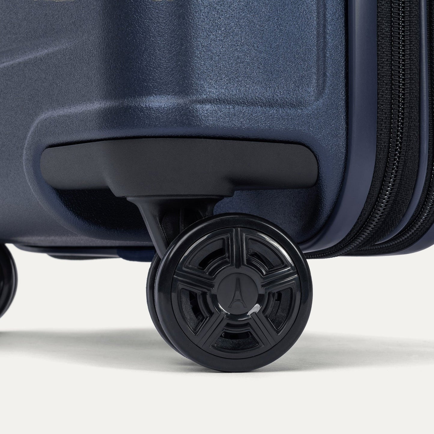 Platinum® Elite Compact Carry-On Hardside Spinner