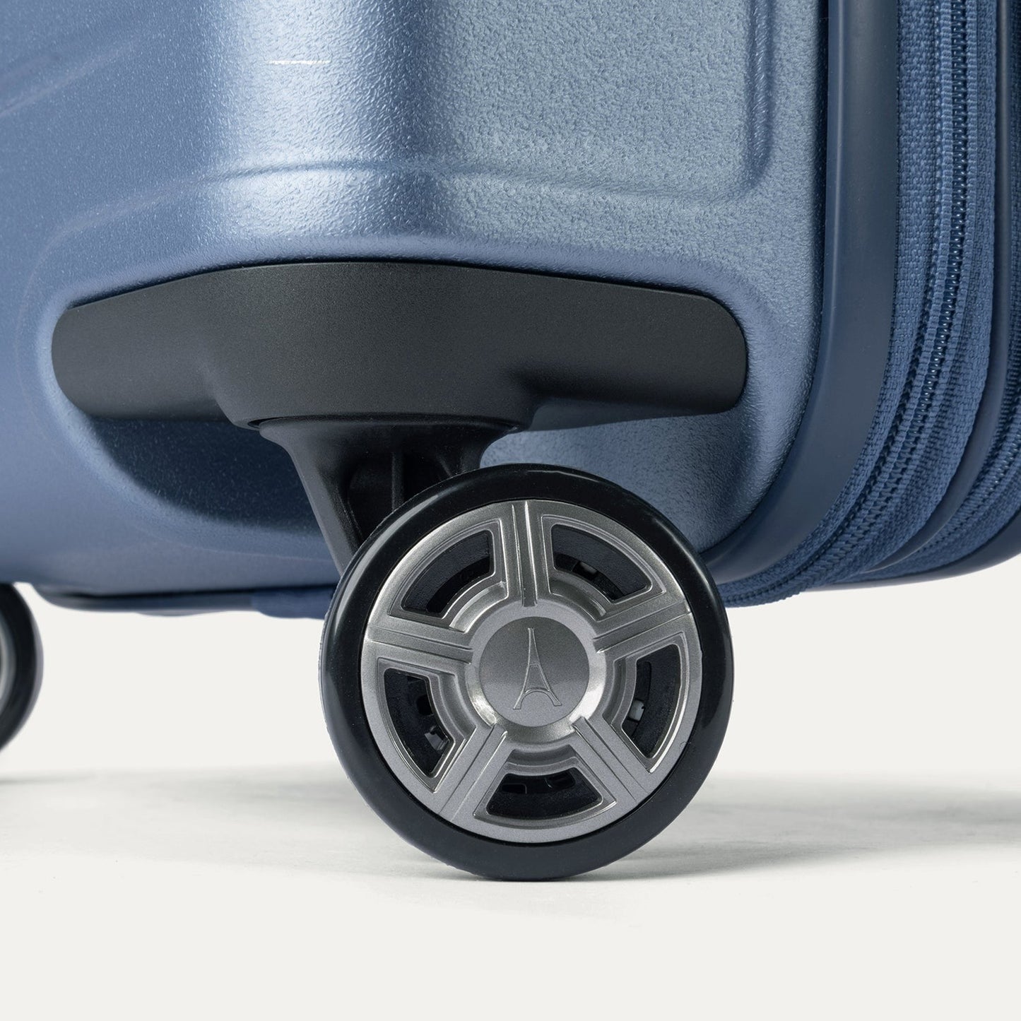 Platinum® Elite Large Check-In Hardside Spinner