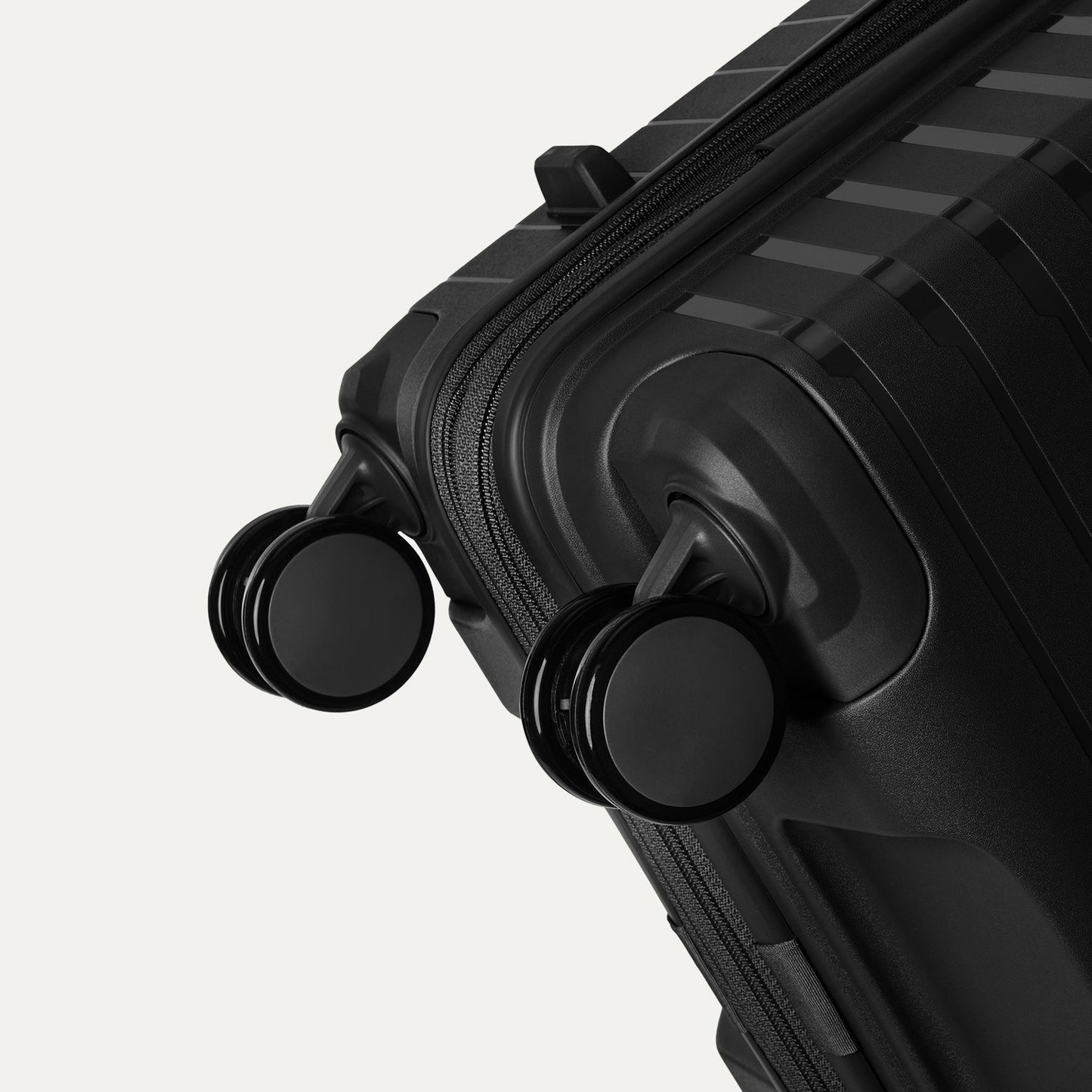 Optima® Expandable Medium Check-in Spinner
