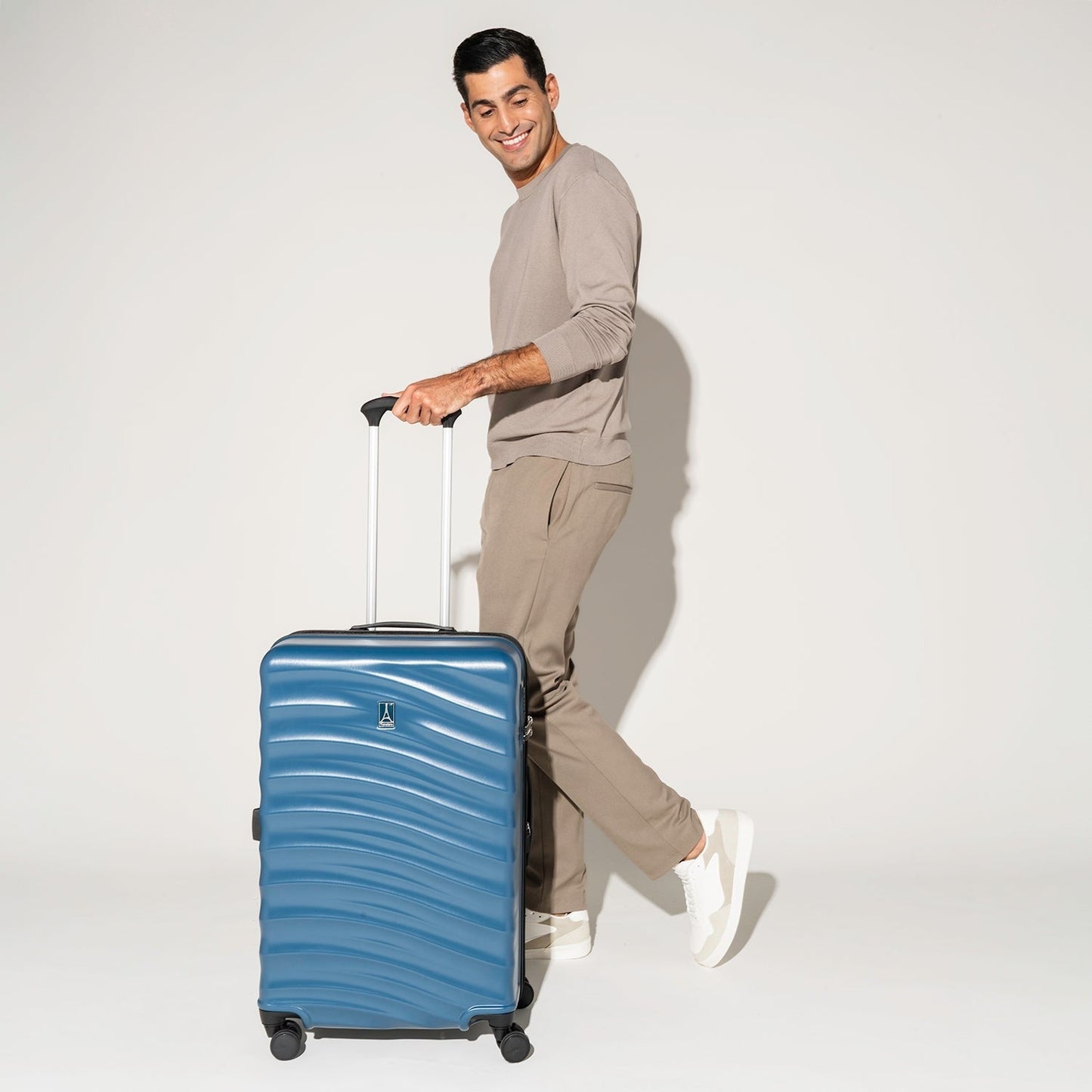 Maxlite® Air V2 Medium Check-In Hardside Spinner