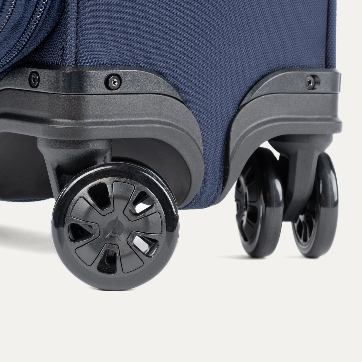CrewTM Classic Compact Carry-On / Medium Check-In Set