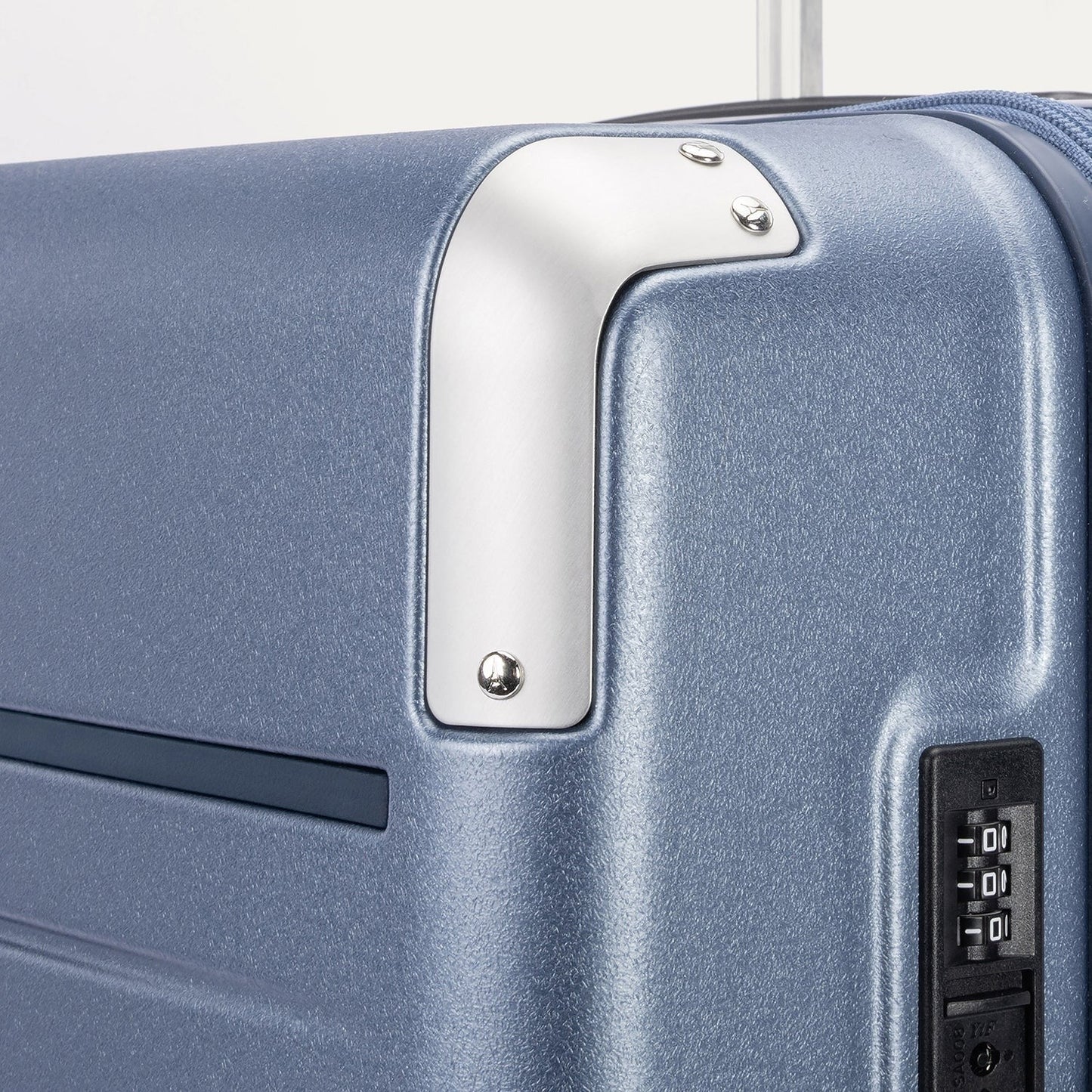 Platinum® Elite Medium Check-In Hardside Spinner