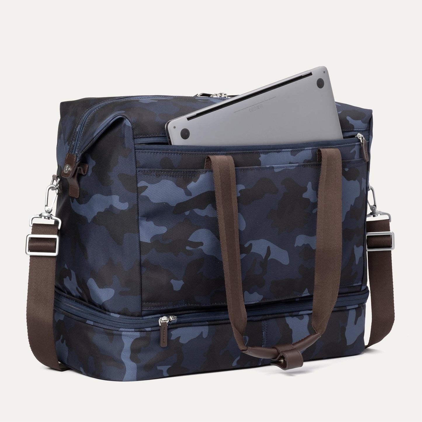 On the Move - Platinum® Elite Weekender Bag / Medium Check-In Set