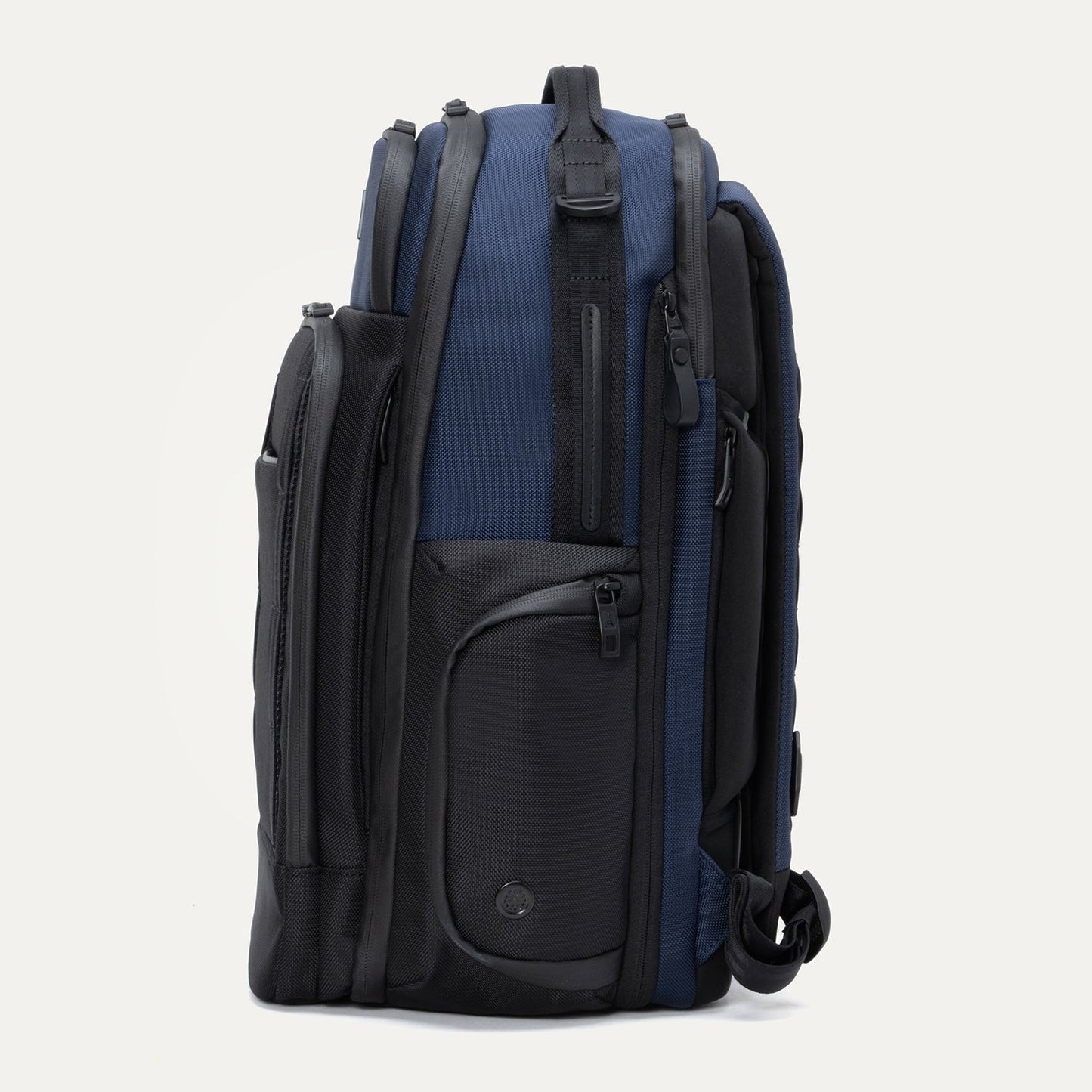 AltitudeTM Large Expandable Laptop Backpack 30-36L