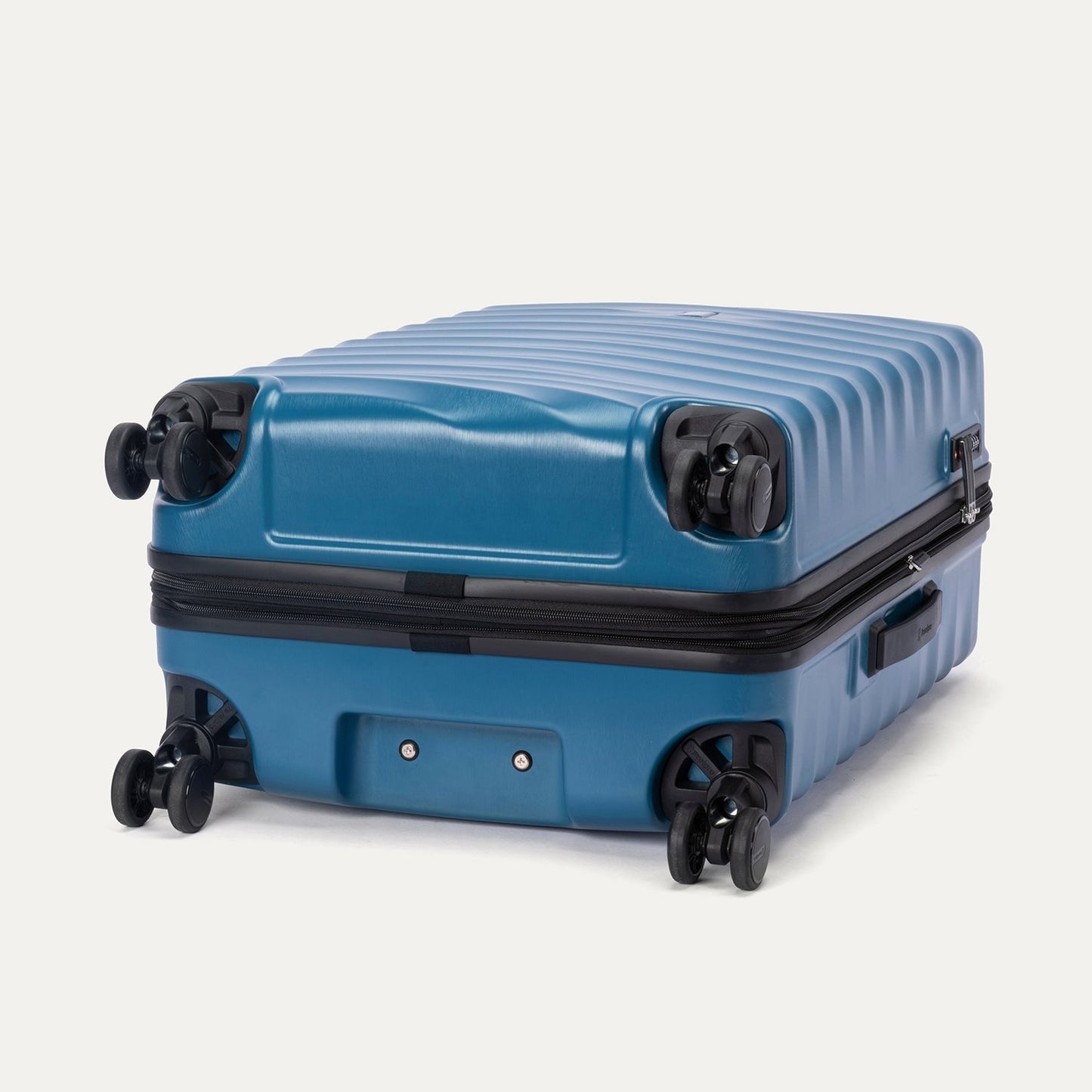 Maxlite® Air V2 Medium Check-In Hardside Spinner