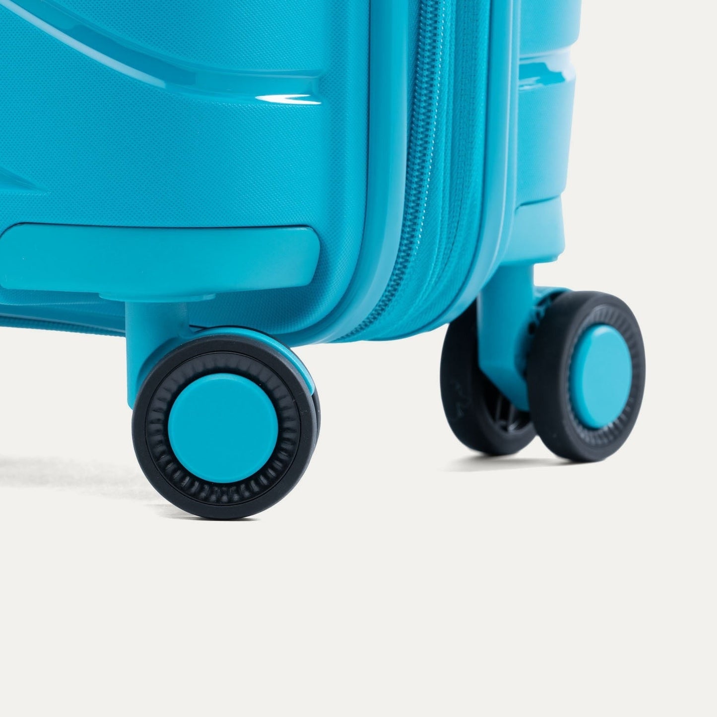 Atlantic® Carry-On / Medium Check-In Hardside Set